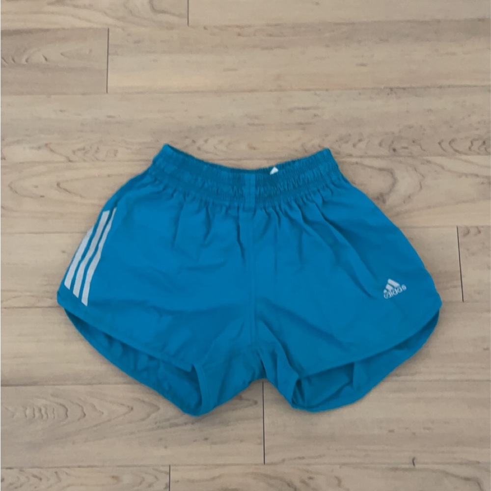 vintage women’s adidas shorts tag size says medium but fits xs-small